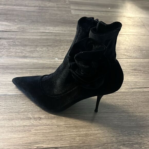 Jeffrey Campbell FLORETTE Black Crushed Velvet Stiletto Ankle Boots Flower 9.5 - Picture 6 of 9